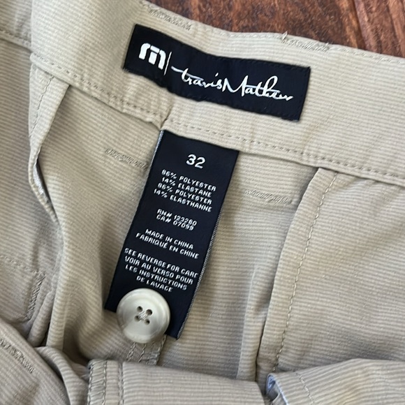 Travis Mathew Golf Shorts - Picture 3 of 3